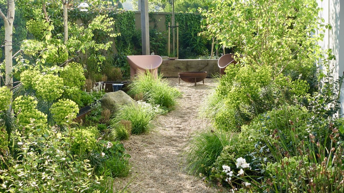 wild-planting-urban-garden-design